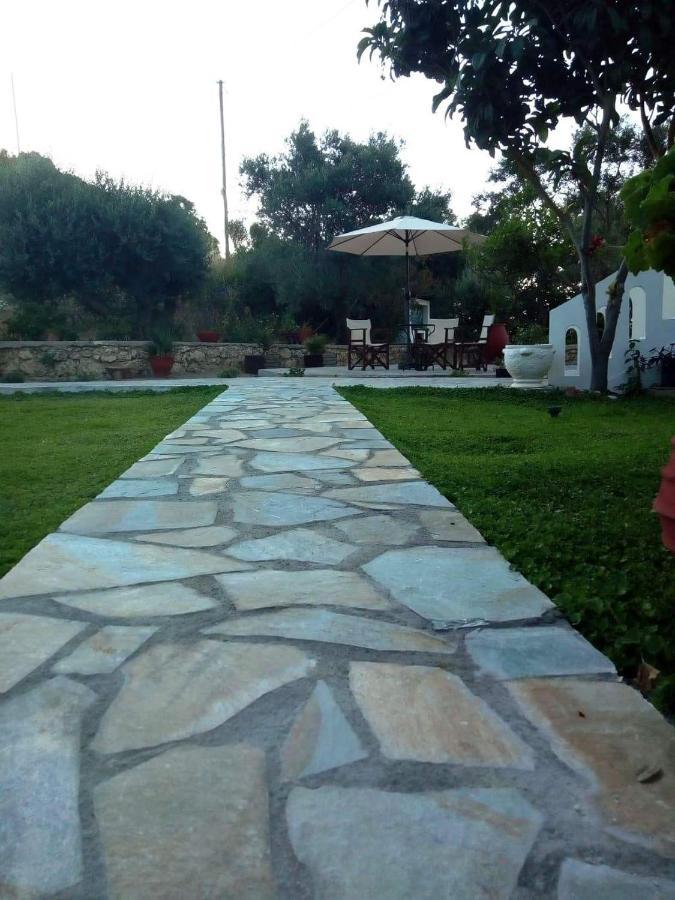 Thea Apartment Agia Marina Extérieur photo