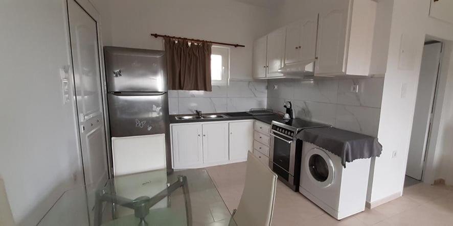 Thea Apartment Agia Marina Extérieur photo