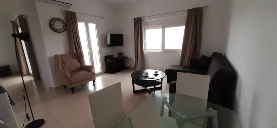 Thea Apartment Agia Marina Extérieur photo