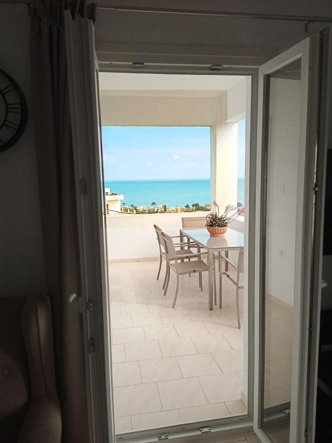 Thea Apartment Agia Marina Extérieur photo