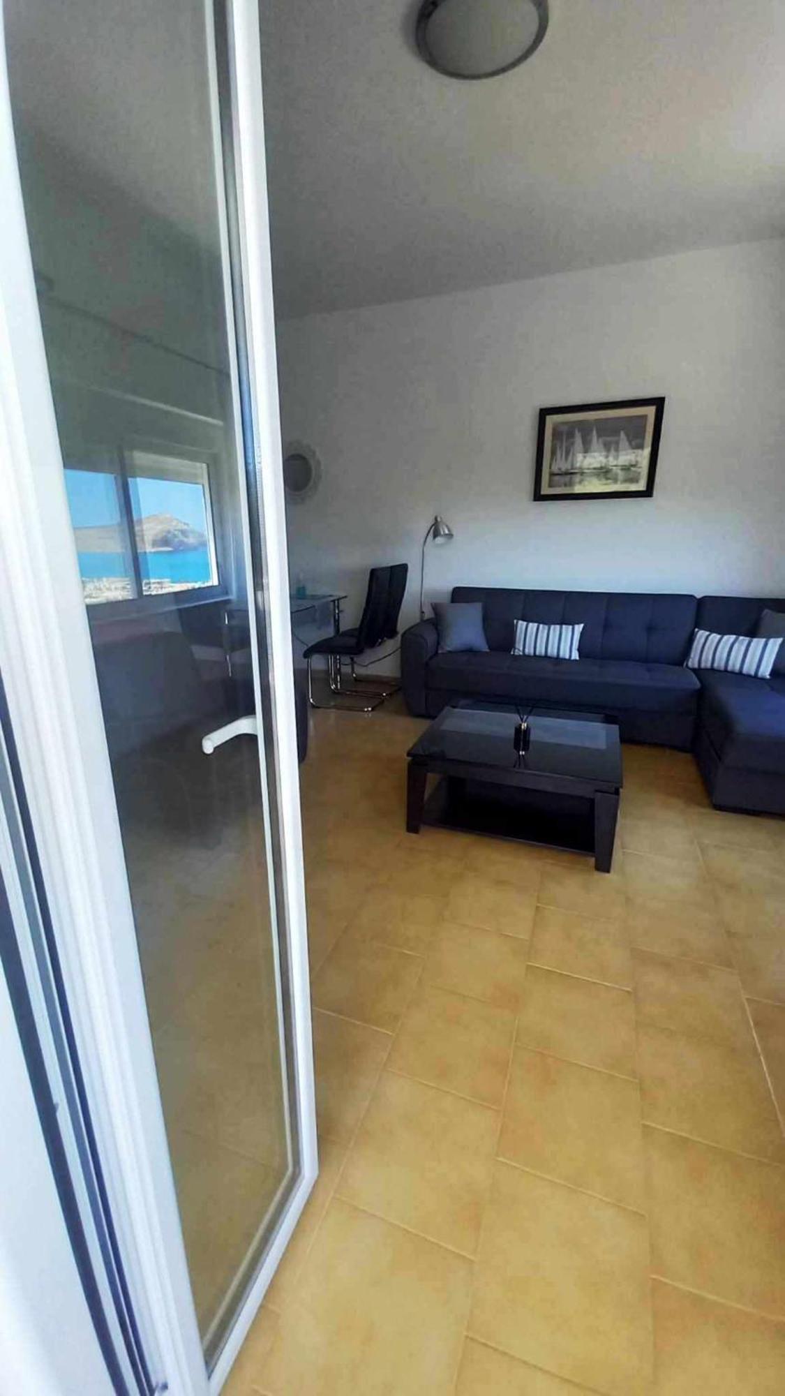 Thea Apartment Agia Marina Extérieur photo